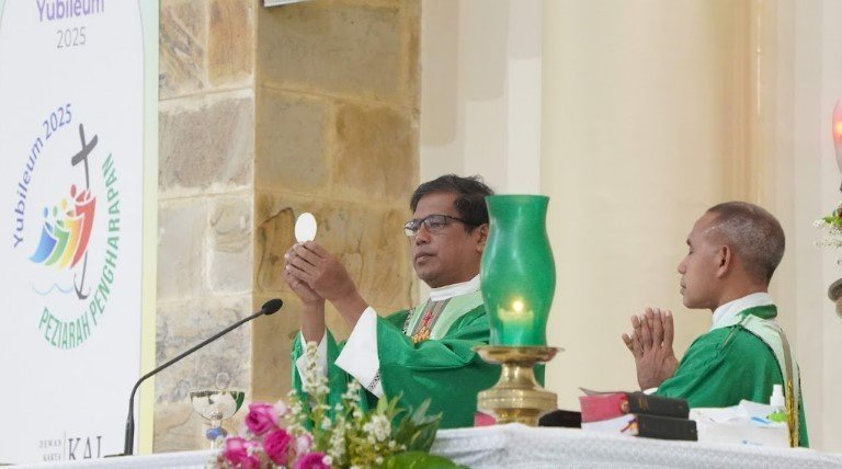 At Cijantung Parish, A History has Made